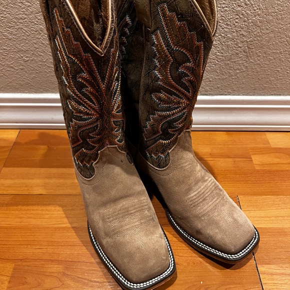 Ariat Men’s Cowboy Boots- Suede Size 8EE